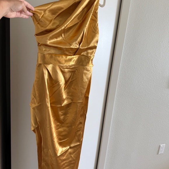 Dino Tabucci One-Shoulder Gold Maxi Dress - Picture 3 of 4